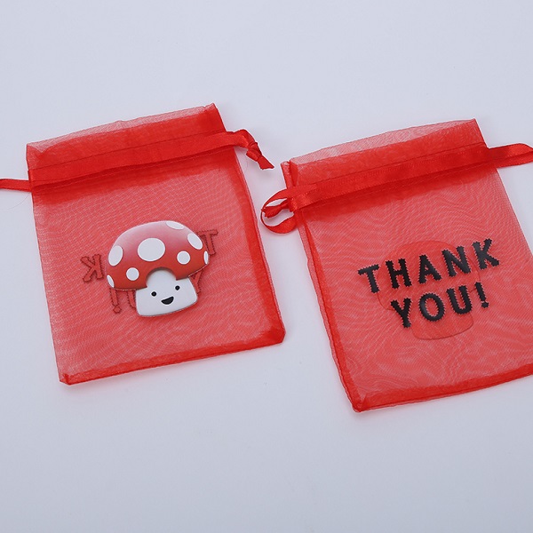 মার্জিত এবং পেশাদার দেখায় কীভাবে একটি অর্গানজা ড্রস্ট্রিং ব্যাগ তৈরি করবেন